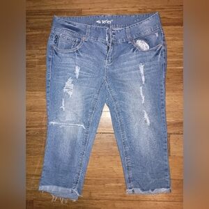 ® Women’s Cropped Distressed Blue Jeans